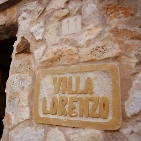 Lorenzo Guest house 3*